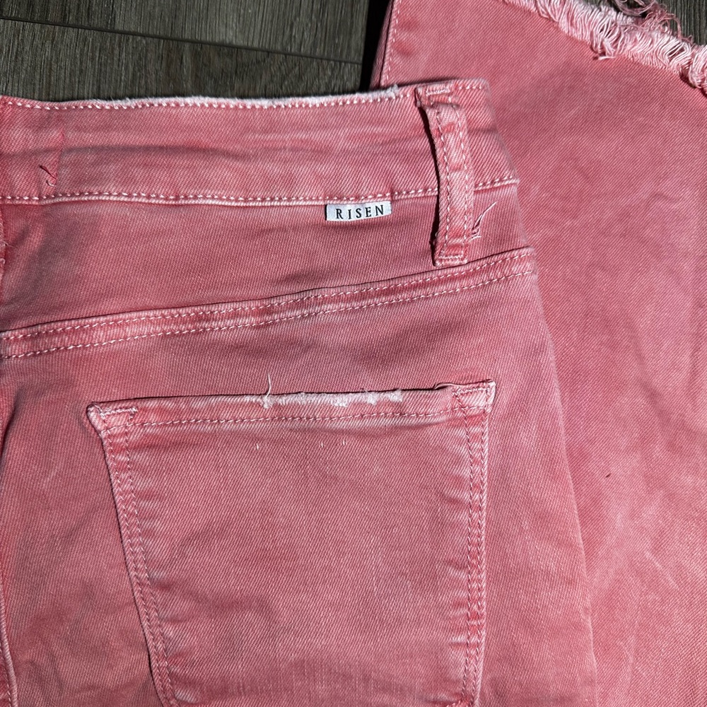 Women's Pink Wide-Leg Flare Jeans with Frayed Hem - Picture 13 of 16